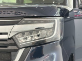 LEDヘッドライトは、点灯の瞬間から最大光量を発揮し、突然暗くなるトンネルなどでの安定感を高めます。