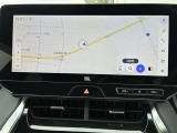 12.3インチディスプレイオーディオ内にコネクティッドナビを装備。タッチパネル式で使いやすく、お出かけもラクラクです。
