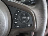 ◆アダプティブクルーズコントロール◆予め設定した車速内でクルマが自動的に加減速。前走車との適切な車間距離を維持しながら追従走行します。【LKAS】車線維持支援システムでステアリング操作を支援。