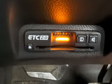 ETC車載器のお写真です。高速道路など、有料道路を通過する際には大変便利な装備ですね♪