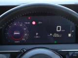 【メーターパネル】素早く車の情報が読み取れる、視認性に優れたシンプルなデザインのメーターパネルです。