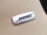 BOSE装備車はヘッドレストスピーカーなども確認できます。