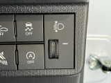 品質へのこだわり!フロアマットやシートなど車内をキレイに清掃し、ニオイや汚れなどを徹底的にクリーニングしてもらっております。室内はピカピカです☆