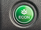 ワンタッチで省燃費走行をサポートするECONスイッチを装備。