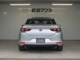 車両本体価格に点検整備費用が含まれています。当社基準および保安基準に合わせ、要交換、修理と判断された部品は当社負担にて整備させていただきます。追加整備費用はかかりませんのでご安心ください。