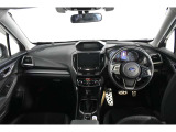 ◆シンプルで機能的な運転席まわり◆「車を操作する」ことを重視したインテリア◆SUBARUはヒトとクルマの一体感で安全へとつながる【0次安全】の設計です。◆