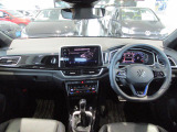 Volkswagen奈良学園前認定中古車センターにはデモカー上がりの車や良質な状態の車両がございます。暑い日や寒い日、雨など天候に左右されずに室内展示場にてゆっくりと現車をご確認いただけます。