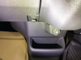 車内で便利な電源供給。【アクセサリーソケット】で、スマートに充電!