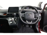 見通しのよいすっきりとした視界で、誰でも運転しやすいです。運転のしやすさは疲れにくさにも繋がりますよ♪