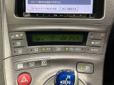【オートエアコン】一度お好みの温度に設定すれば、車内の温度を検知し風量や温度を自動で調整。暑い&hellip;寒い&hellip;と何度もスイッチ操作をする必要はありません。快適な車内空間には必須の機能ですね♪