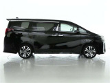 両側パワースライドドア付きだから、狭い駐車スペースなどでの 乗り降りラクラク!小さなお子さまのいるご家庭には嬉しい装備。