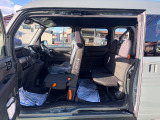 左側はピラーレスになっていて開口部が広く荷物の出し入れなどが楽になりとっても便利ですよ♪