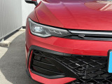 LEDマトリックスヘッドライト「IQ.LIGHT」。対向車や先行車を検知し、LEDを個別制御。まぶしさを抑えながら、夜間の視界をしっかり確保。