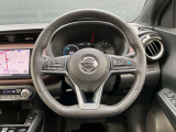 ステアリングスイッチ搭載!ハンドルひとつで手を離さなくても運転中視線をそらさなくても操作が出来て便利です