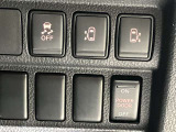 運転席側から両側スライドドアの開閉ができます