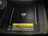 【ワイヤレス充電】ケーブルなしで置くだけで簡単に充電できるとても便利な装備です♪