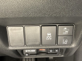 VSAが走行中の車のタイヤのスリップを感知して、安全な走行をサポートします