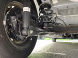 お車を安心してお乗りいただく為には、足回りの定期点検が欠かせません。サービスサポート(有償保証)では無料点検もご提供しており、安心のカーライフをお過ごしいただけるサポート体制が整っています。