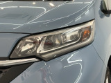 LEDヘッドライトは、点灯の瞬間から最大光量を発揮し、突然暗くなるトンネルなどでの安定感を高めます。