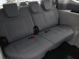 サードシートです!!ベンチシートになってますので、お二人の乗車ですとゆったり座って頂けますよ!!