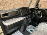 ■POINT■インパネやシートなどのインテリアの素材は車種によって異なるので、ぜひご来店いただきご自身で確かめてみてください!