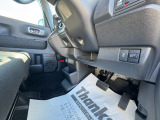 運転席足元の状態もご確認下さい。