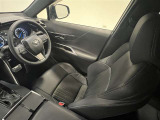 運転席は8WAYパワーシート!ベストなドライビングポジションに調整出来ます!電動ランバーサポート付!腰の負担軽減に役立ちます!