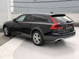 ドア・オープニング・アラート自車後方から接近するサイクリストやスクーターをリアレーダーで検知し、乗員が不用意にドアを開けようとした際に警告音で知らせる安全機能です。