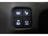 ハンドルにPマークは超音波センサーとカメラで駐車スペースを検知し、駐車時のステアリング操作をアシストしてくれるIPA。縦列駐車などでの狭いスペースでもステアリング操作をアシストしてくれる便利な機能です