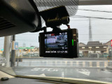 前後ドラレコが装備されています。後方撮影もできるので、あおり運転や後方からの追突事故への対策になります。