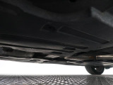 気になる中古車の下廻り。もちろん、納車時には整備スタッフによる点検を実施致しますので安心してご購入いただけます。
