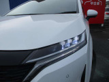 夜間走行の視界を確保! LEDヘッドランプ