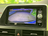 バックカメラ連動で、後方の状況をしっかり確認できます。安全運転をサポートし、駐車場での万が一にも安心をプラス。