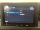 【メモリーナビ】目的地まで分かりやすく導いてくれます。初めての道でも地図が手元にある安心感が、ドライブの不安をそっと取り除いてくれます。