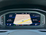 デジタルメータークラスター搭載。ナビゲーションモード。ナビゲーション中の目線の移動を最小限にすることで安全性を高め、疲労軽減にもつながります。