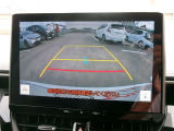 バックモニター付きですので、日常の駐車はもちろん、人や障害物などを映像で確認できるので安心です!(補助装置になりますので、目視でもご確認ください)