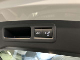 バックドアは電動式。力の弱い方でも閉める際に半ドアになることはありません