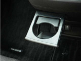 ◆ドリンクホルダー◆手の届きやすい場所にドリンクホルダーがあり、とても便利です。