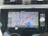 地図上に現在地や周辺の道路が表示され、目的地までのルート確認に役立ちます。画面から周囲の地名や道路のつながりを把握しやすく、お出かけ先を探す際にも便利です。