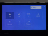 ディスプレイオーディオを装備。スマートフォンと車を繋ぐことで、これまでのナビに加えて色々なサービスが楽しめます。