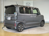 ご納車までの期間ですが、県内のお客様は1、2週間、県外のお客様は2、3週間ほどでご納車が可能となります。ただし、お支払いや書類の状況によっては多少の前後もありますので、その際には何卒ご了承下さい。