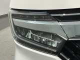 LEDヘッドライトは、点灯の瞬間から最大光量を発揮し、突然暗くなるトンネルなどでの安定感を高めます。