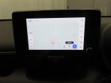 ディスプレイオーディオにナビ機能が設定されています。簡単な操作で行き先を入力することができ、音声で目的地まで案内してくれます。初めて訪れる場所も安心です。