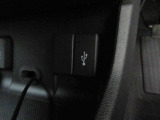 便利な充電用USBジャックも付いています☆周辺機器の充電にご利用頂けます☆