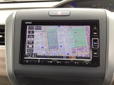 ナビゲーションはギャザズメモリーナビ(VXM-204VFi)が装着されております。AM、FM、CD、DVD再生、USB、音楽録音再生、フルセグTV、Bluetoothがご使用いただけます。