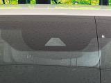【プリクラッシュセーフティ】前方の車両等を検知し、衝突しそうな時は警報で注意を促し、ブレーキを踏む力をサポート。ブレーキを踏めなかった場合は衝突被害軽減ブレーキが作動、衝突回避をサポートします。