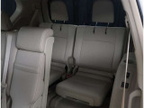 リアシートは可倒式になっていますので、長いお荷物も収納できます!!