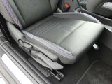 運転席・助手席は、シートヒーターが装備されています!