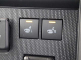 シートの座面と背面を暖めるシートヒーター(運転席・助手席)が装備されています。