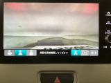 【バックカメラ】運転が苦手な方も車庫入れラクラクです!ギアをリバースに入れれば自動的に切り換わりますので、面倒な操作は不要です♪狭い駐車場もお車を傷つけず安心ですね!